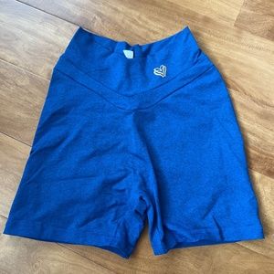 CLS seamless front scrunch shorts